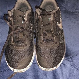 Nike Kyrie Tennis shoes